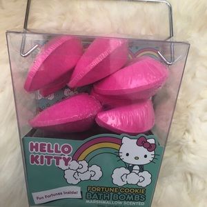 Hello Kitty fortune cookie bath Bombs NWT pink
